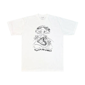 
                  
                    DEN x UNFOUND X BLUEBOYZ TEE (white)
                  
                
