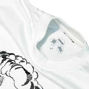 
                  
                    DEN x UNFOUND X BLUEBOYZ TEE (white)
                  
                