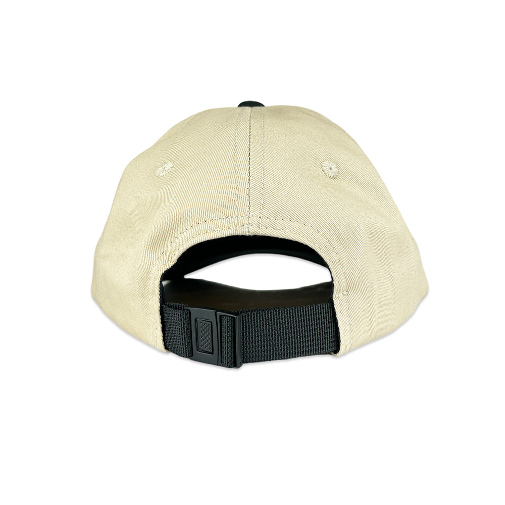 
                  
                    DEN SOUVENIR x UNFOUND PROJECT bear cap (white/black)
                  
                