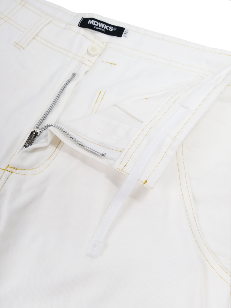 
                  
                    90s Loose Fit Pants, White
                  
                